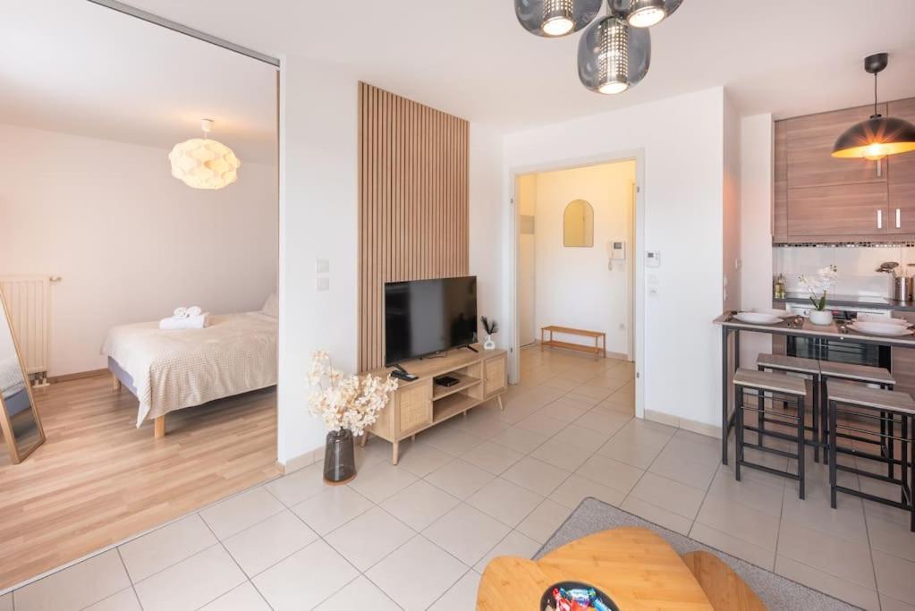 Appartement L'Excellence-8Min Aeroport-Terrasse-Parking Prive à Lingolsheim Extérieur photo