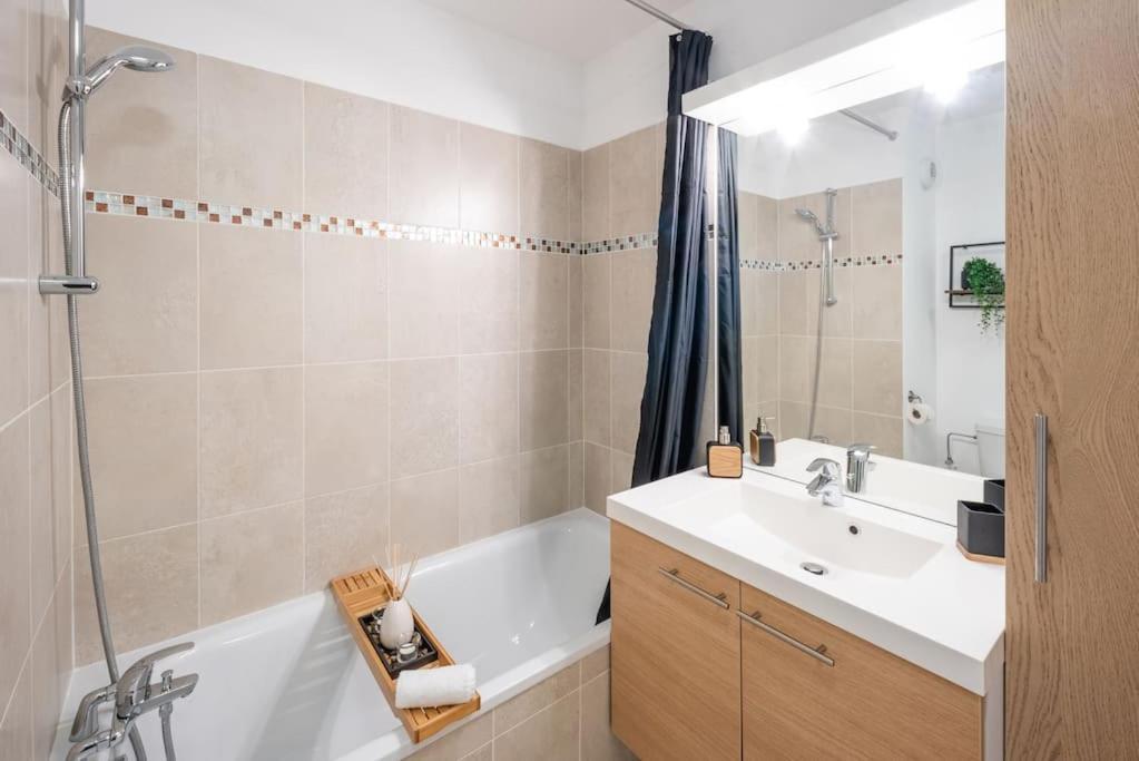 Appartement L'Excellence-8Min Aeroport-Terrasse-Parking Prive à Lingolsheim Extérieur photo